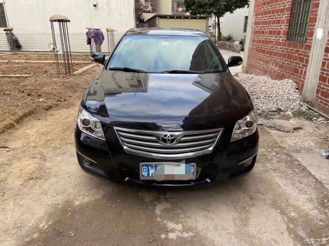 丰田凯美瑞是国人最喜欢的一款b级车了吧无论新款还是老款