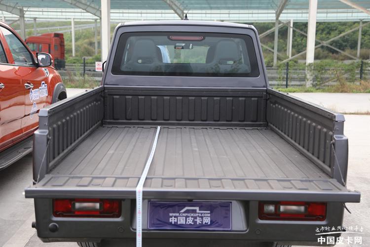 编辑现场实测 趣评年度评选各皮卡货箱