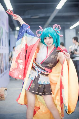 cos:场照上的初音,绳结和发色都很不错.
