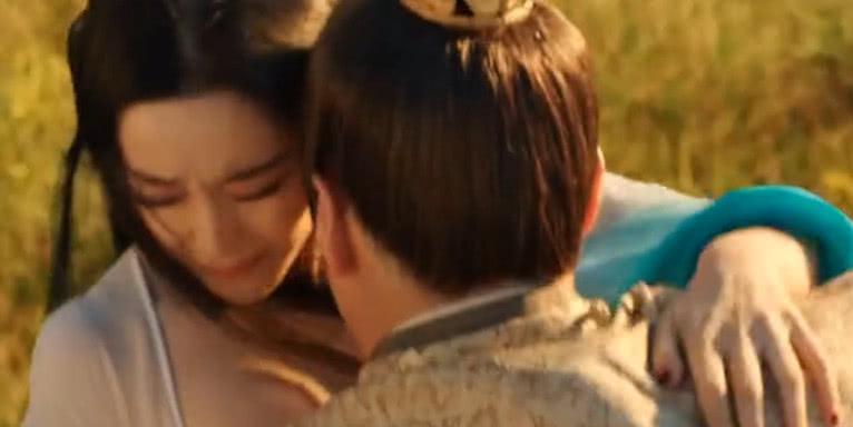 范冰冰黎明马背上演辣眼睛一幕看到黎明举动令人大开眼界