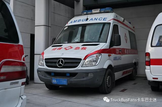 车龄超过十五年依旧靓丽——第一代奔驰凌特 t1n 314救护车