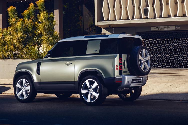 全新路虎卫士90于上海车展正式上市售728768万元