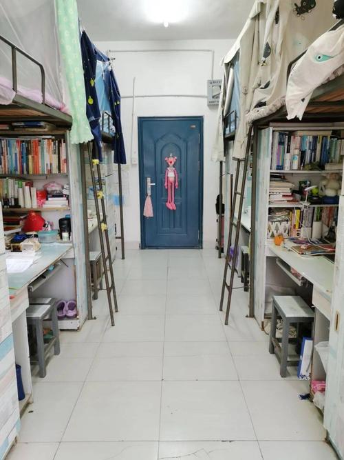 315寝室干净整洁,窗明几净 45-1-403