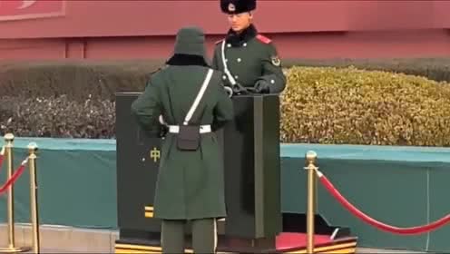 绝密543:肖占武胆大妄为,偷拿敌机黑匣子,让领导一顿骂