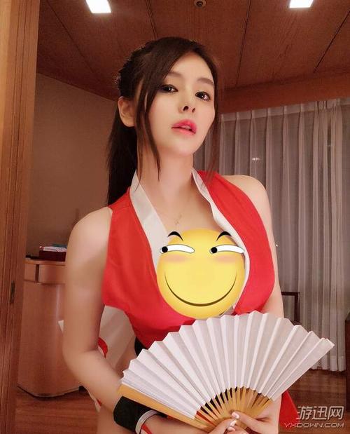 在众多女主播中,最受欢迎的coser应该就是号称"七哥"的斗鱼美女张琪格