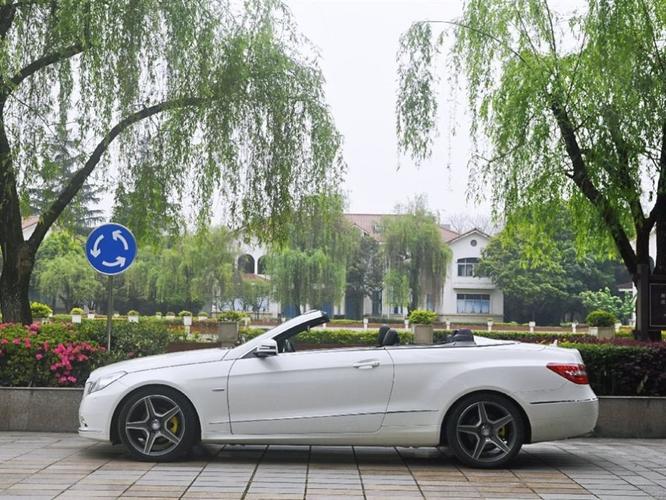 这台奔驰可能是花最少钱能买非常体面和实用的敞篷车