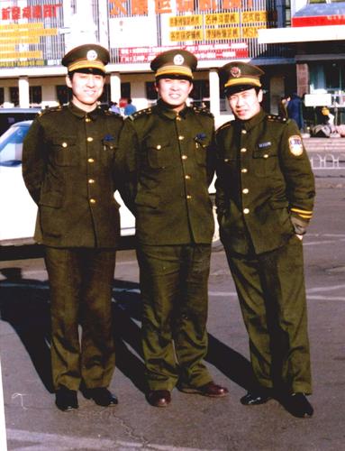 人民警察首次授衔回顾