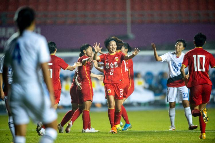 全运女足奥运队夺冠 肖裕仪破门全队开心庆祝(图)