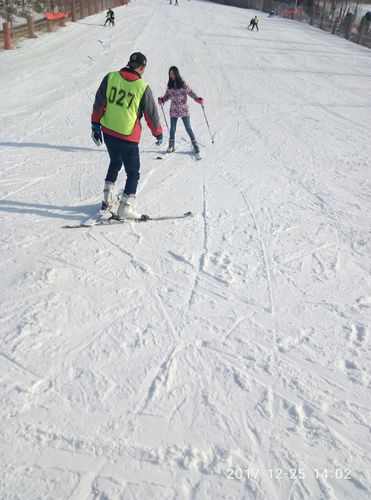 【携程攻略】鹿泉区西部长青四季滑雪场景点,今天天气