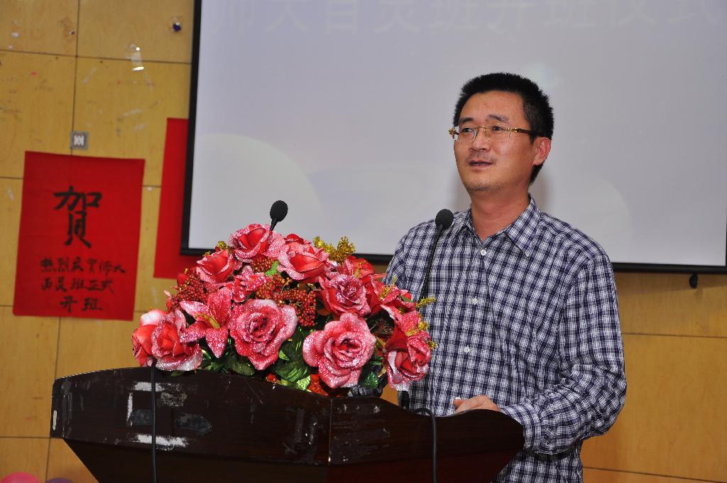 我校与贵州百灵集团合作组办的2012级百灵班举行开班仪式