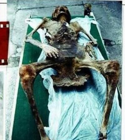 被埋600多年的女尸竟产下活女婴