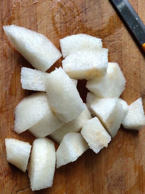  梨切块,不要切太小