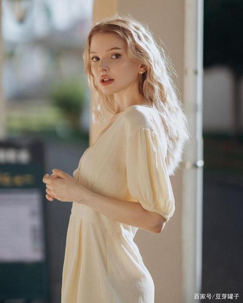 瑞典精灵女孩ninjacatgirl外形清纯身材高挑美唇性感