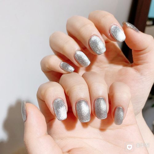 银色猫眼美甲图片