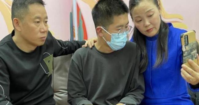 孙卓妈妈罕见开直播称已租到四房房租一万四
