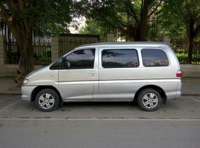 【南宁】2012年9月 五菱 柳州五菱 2012款 菱智 商用版 1.6l 基本型