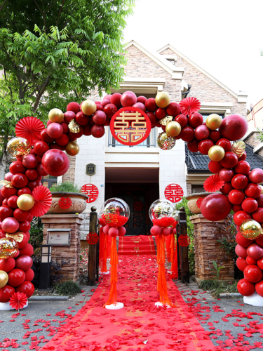 气球拱门结婚场景布置户外红色装饰乡村元旦气球