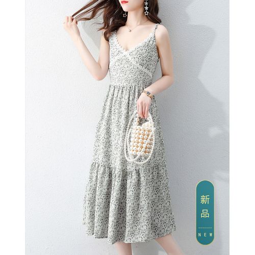 2021年最流行的裙子,长袖连衣裙女新款2021 夏季连衣裙2021年新款气质碎花法式吊带设计感小众外