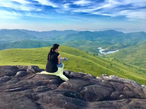 再发一批4月份去白溪草场时候的照片那时草还是没绿但别有一番意境去