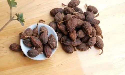 草果的功效与作用草果的食用禁忌有哪些