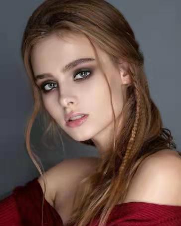 俄罗斯美女给娘家寄快递娘家人惊呼中国人特别有钱