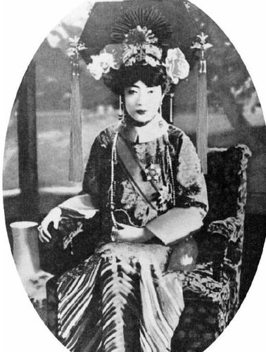 清朝最后一个太监晚年回忆皇后睡觉从不关门孩子一出生就烧死