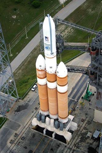 美制"德尔塔"-4大推力重型运载火箭