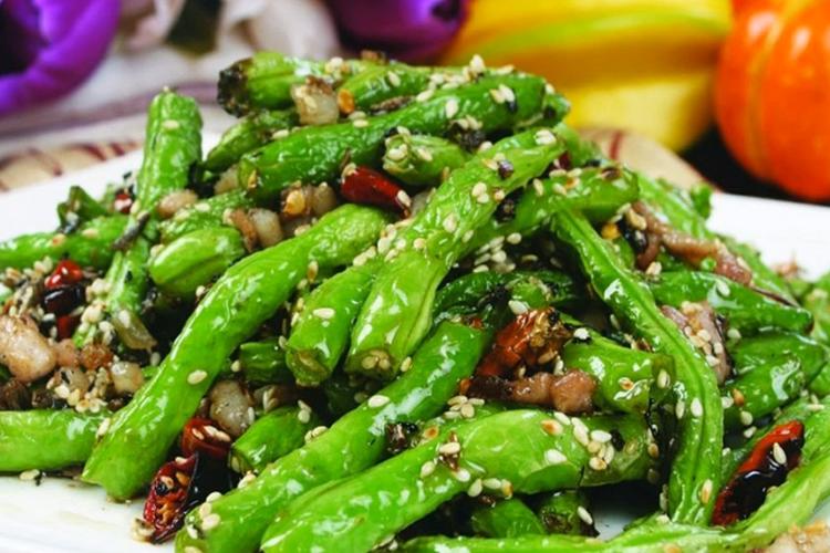 原创干煸豆角,有人焯水,有人直接炒,厨师:教你1个小妙招,准管用