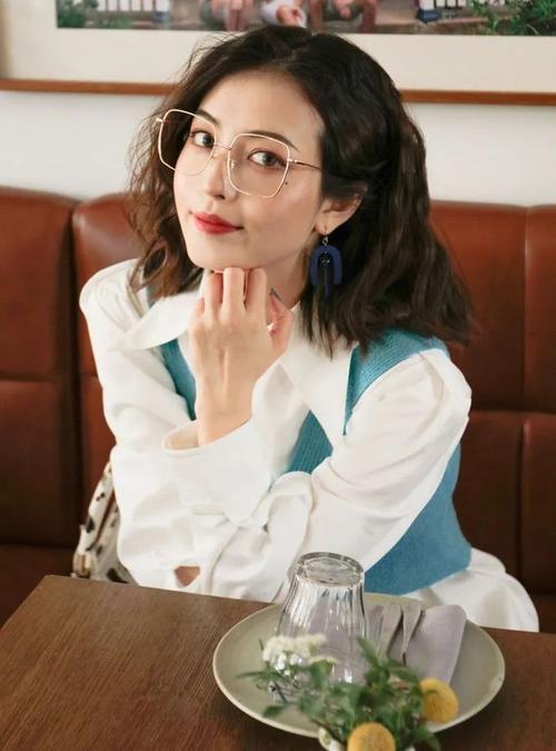 卡卡一周穿搭上班这样穿真的不土