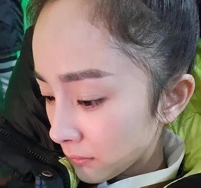 发际线高又怎样盘点娱乐圈靠发型照样美貌的高发际线女星