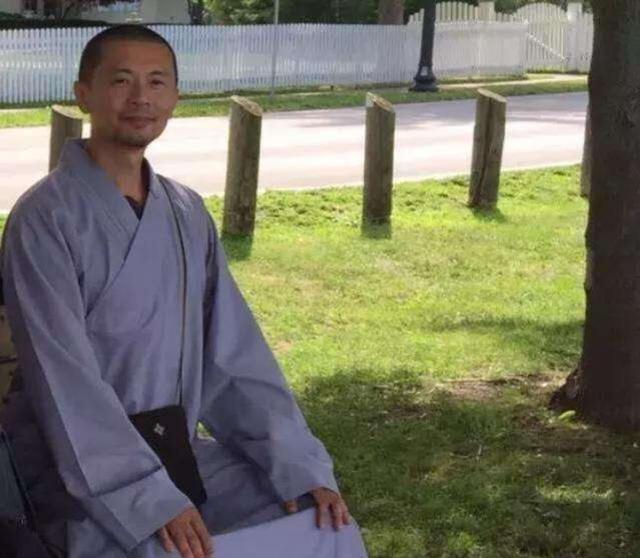 对于何宝生出家这件事你怎么看?是不是很羡慕道生法师的生活状态?