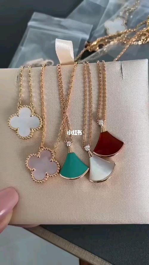 宝格丽裙子项链 梵克雅宝四叶草_四叶草怎么样_梵克雅宝怎么样_宝格丽