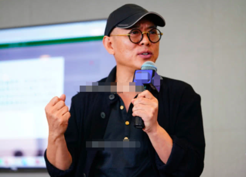 李连杰参加公益,现场活泼很正能量,望80岁依然能够做想做的事