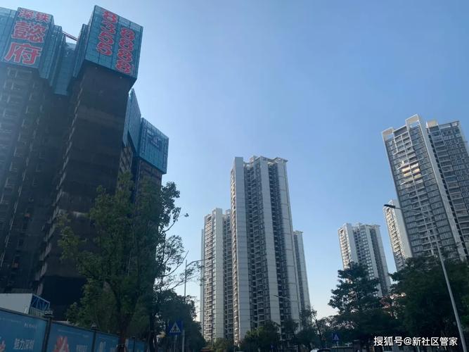 抢手还是遇冷?一千个深圳人眼中有两个深铁懿府
