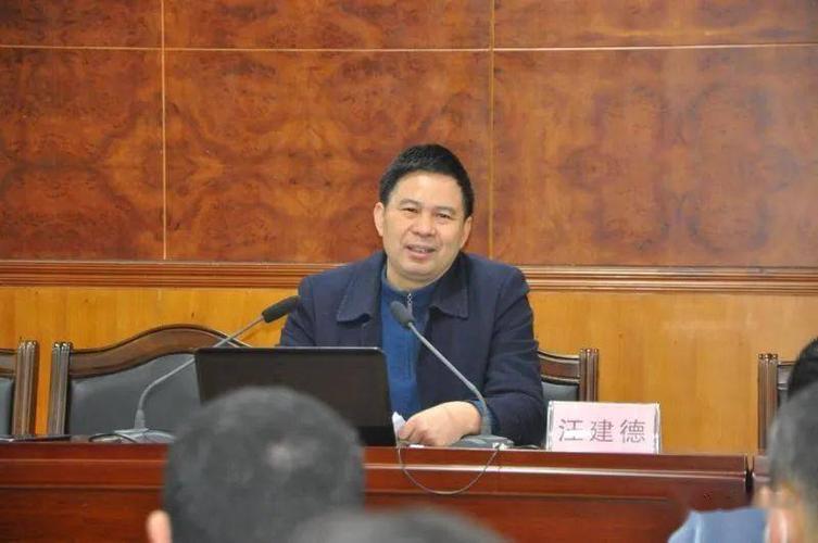 重庆市校长资格人选储备工程培训班走进万州二中