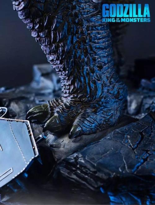 没想到时光网居然出了如此霸气的哥斯拉雕像.