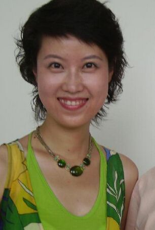 来到安徽电视台做一个全职的主持人,并且在安徽主持了多档节目