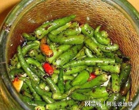 媳妇腌青辣椒不加一滴水只需多加这一味香辣过瘾