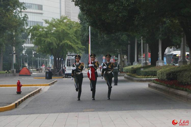 武警上海市总队执勤第四支队举行"烈士纪念日"升旗仪式