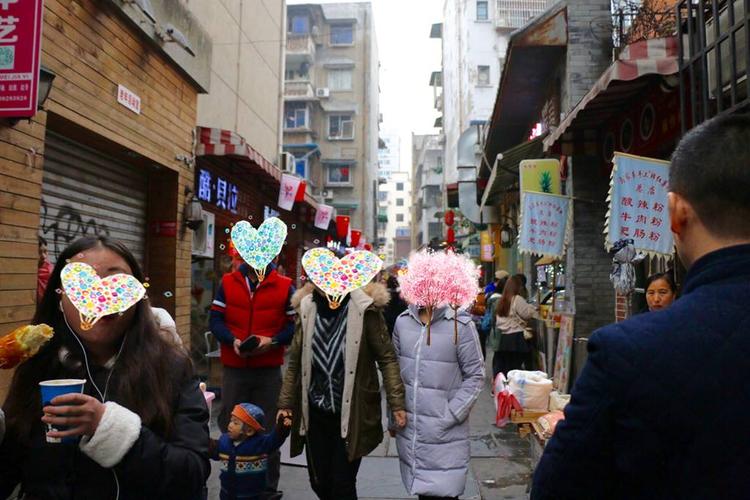 3, 马家巷酸辣粉 每个城市都有一条著名的美食街,在绵阳寻味,马家巷就