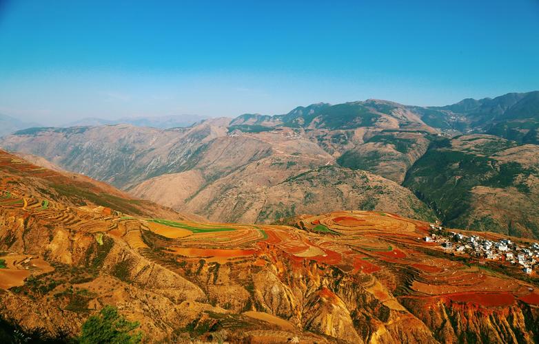 东川红土地之-落霞沟