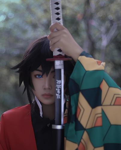 动漫《鬼灭之刃》富冈义勇cosplay,堪称神还原