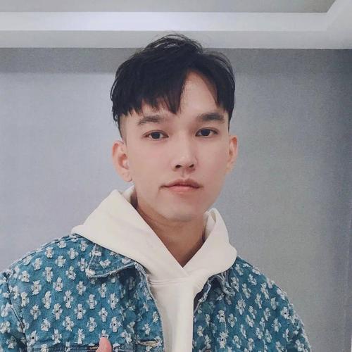 发型名称:男生凌乱蓬松 发色:金棕 ◤9◢