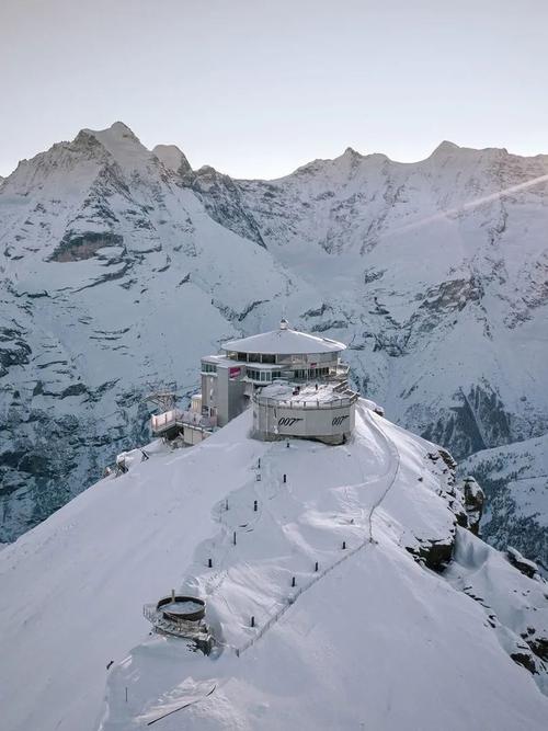 瑞士雪朗峰:等你来赴一场冬天的约会