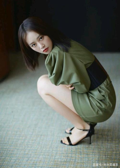 女星"蓝盈莹"魔鬼的身材天使的脸蛋更有音乐天赋!火的