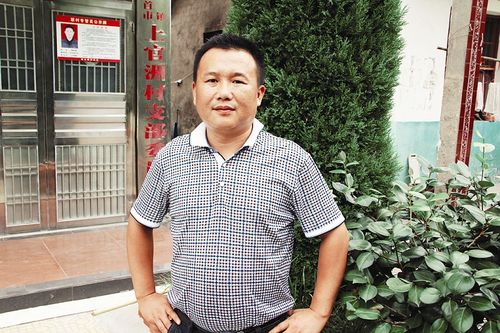 党支部书记唐汝清              石首市南口镇上官洲村在江汉平原南边