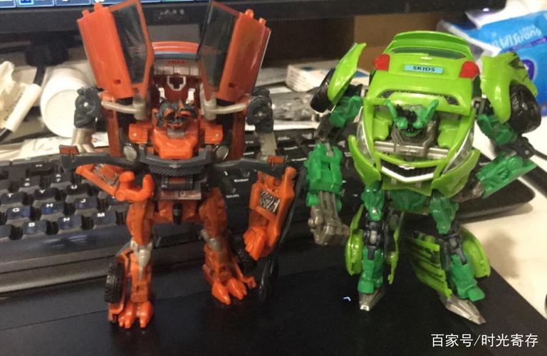 变形金刚汽车人双胞胎兄弟刹车和挡泥板