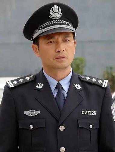 99式警服的那些细节改动感受我国列装时间最长的一款警服