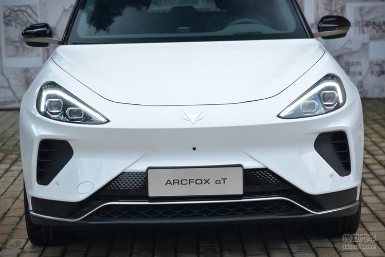 【车型对比】arcfox极狐 arcfox极狐αt pk 日产 劲客_搜狐汽车