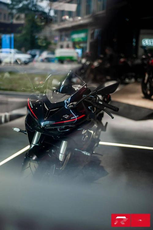 撒花湖南首位赛600车主是一位非常帅气的小哥哥哦